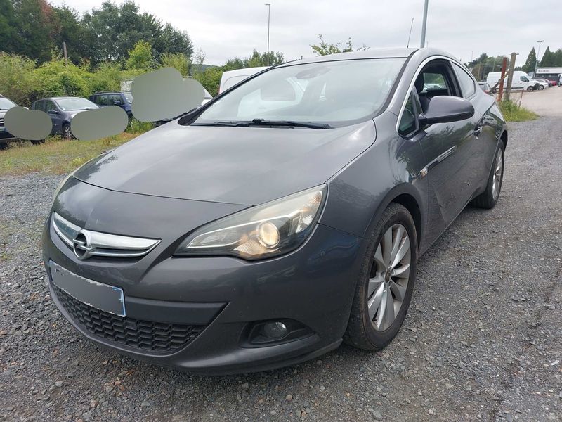 Opel Astra GTC 2.0 CDTI — фото 1