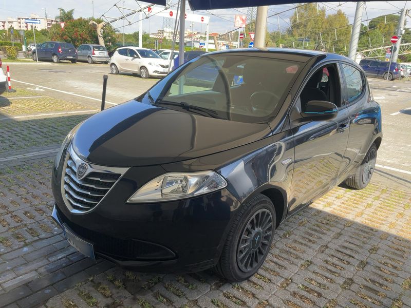 Lancia Ypsilon 1.2 GPL — фото 1