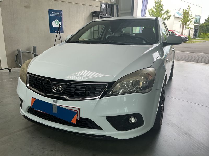 Kia cee'd 1.6 CRDi — 1/8