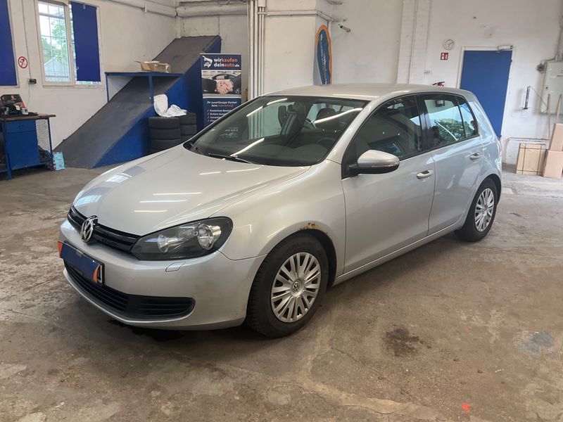 Volkswagen Golf VI 1.6 TDI — 1/8