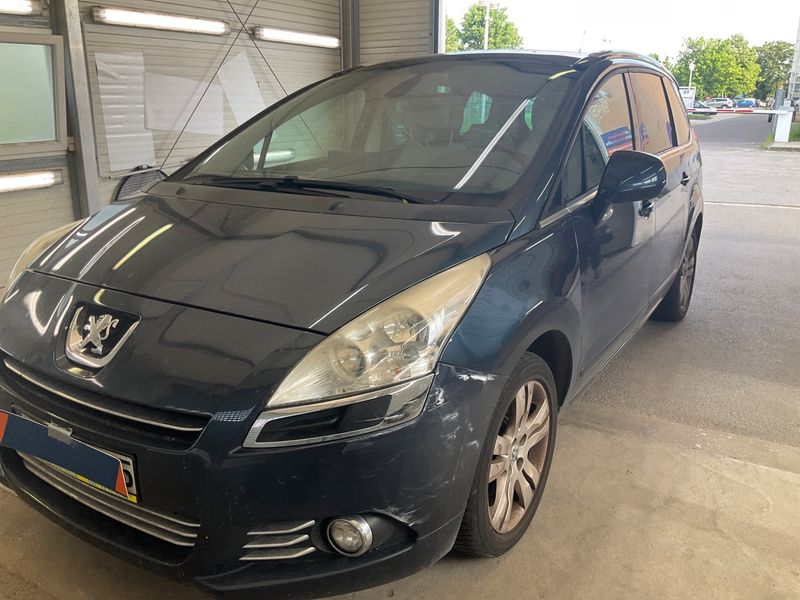 Peugeot 5008 2.0 HDi — 1/8