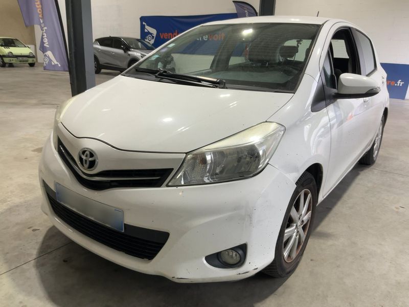 Toyota Yaris 1.0 VVT-i — 1/8