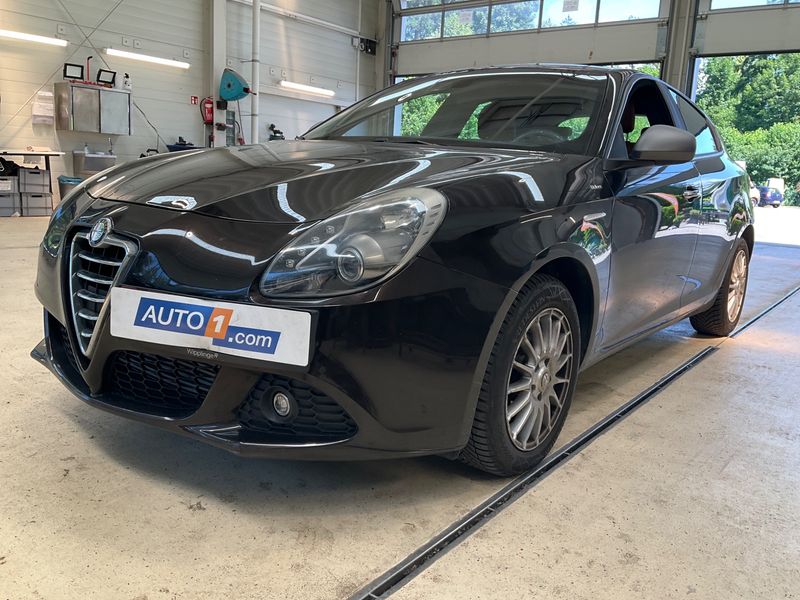 Alfa Romeo Giulietta 1.6 JTDM — 1/8