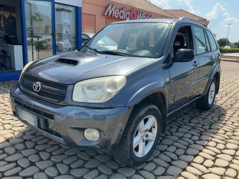 Toyota RAV 4 2.0 D-4D — 1/8