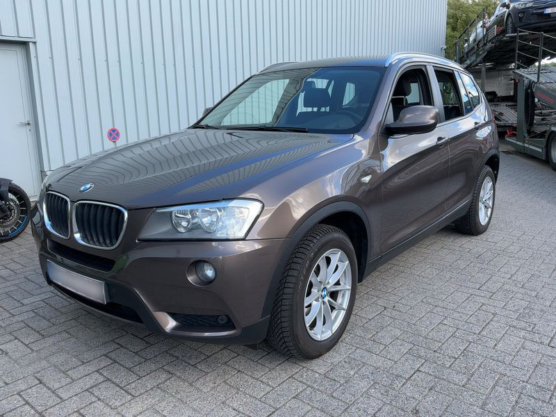 BMW X3 sDrive 18d — 1/8
