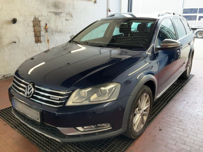 Volkswagen Passat 2.0 TSI — 1/8