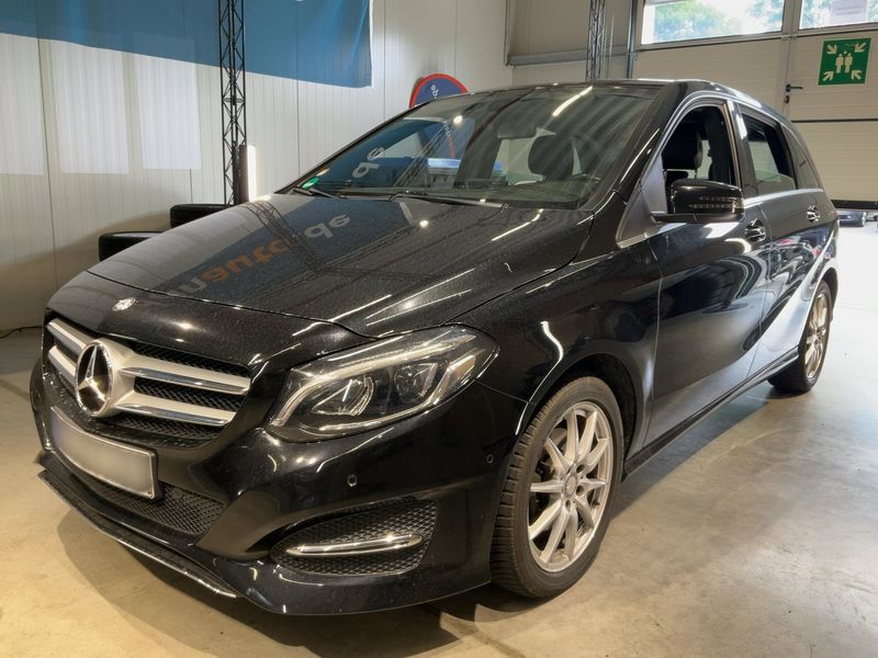 Mercedes-Benz B-Klasse B 200 d — фото 1