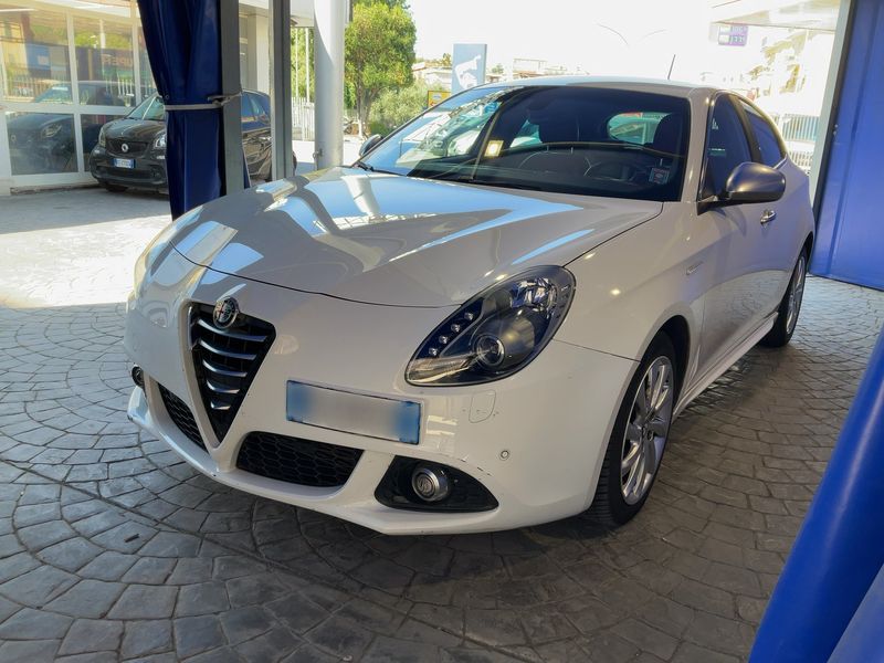 Alfa Romeo Giulietta 1.6 JTD — 1/8