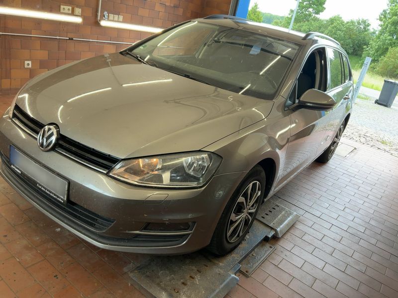 Volkswagen Golf VII 1.6 TDI — 1/8