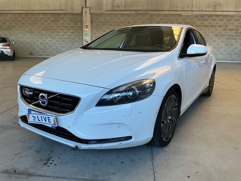 Volvo V40 1.6 D2 — 1/8