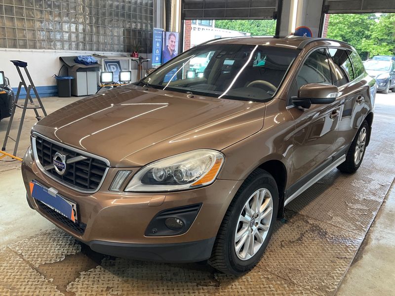 Volvo XC60 2.4 D5 — фото 1