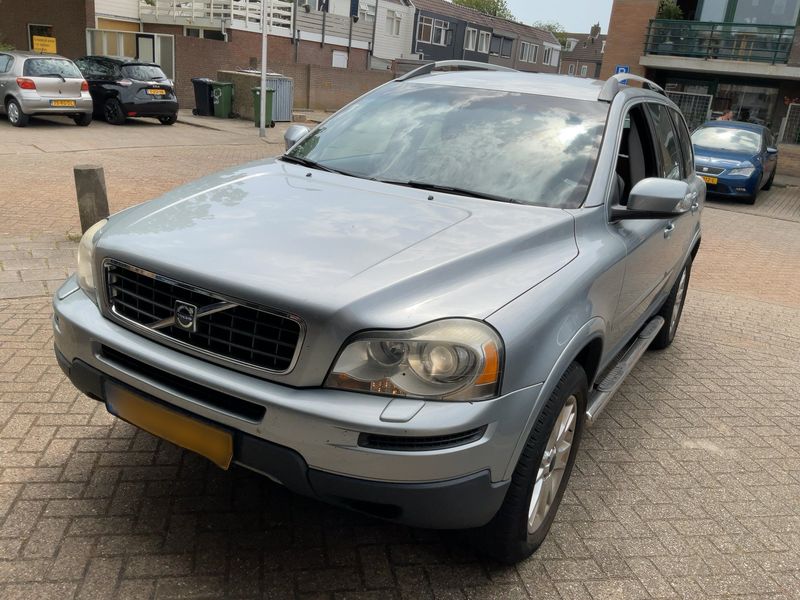 Volvo XC90 3.2 — 1/8