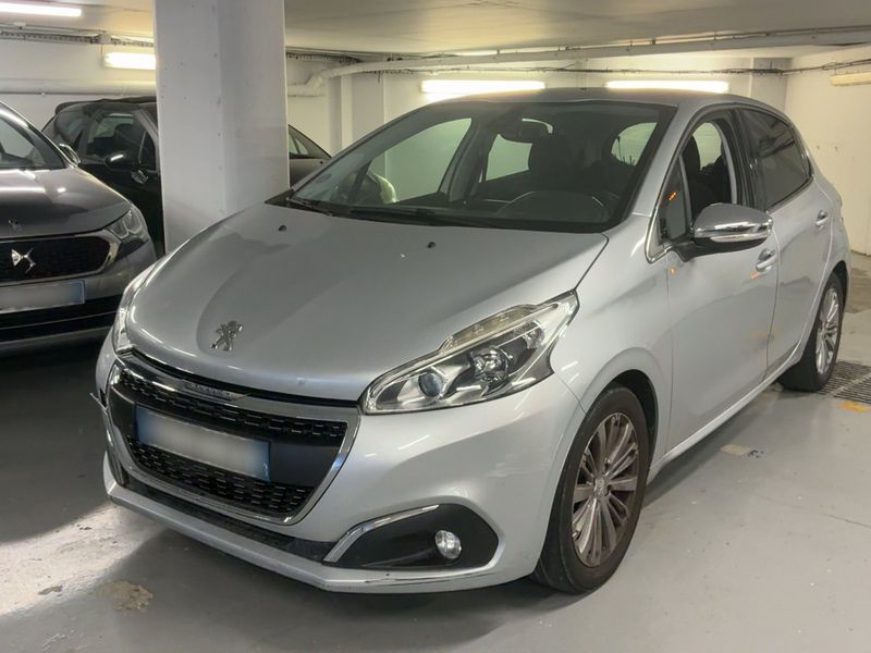 Peugeot 208 1.2 VTi — 1/8