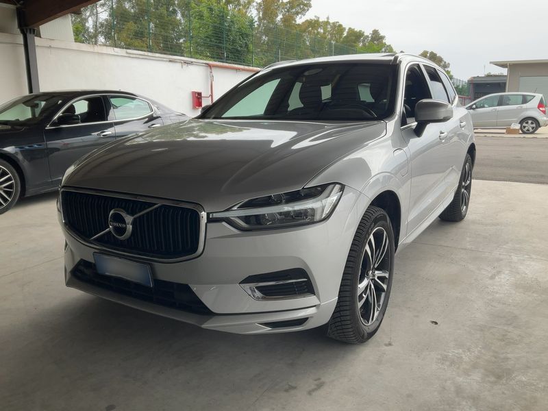 Volvo XC60 2.0 T8 Plug-in Hybrid — 1/8