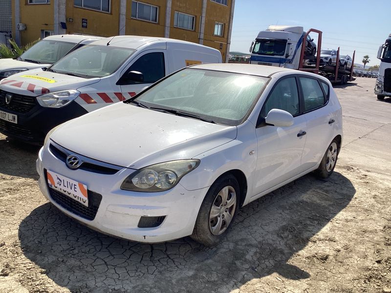 Hyundai i30 1.4 — 1/8