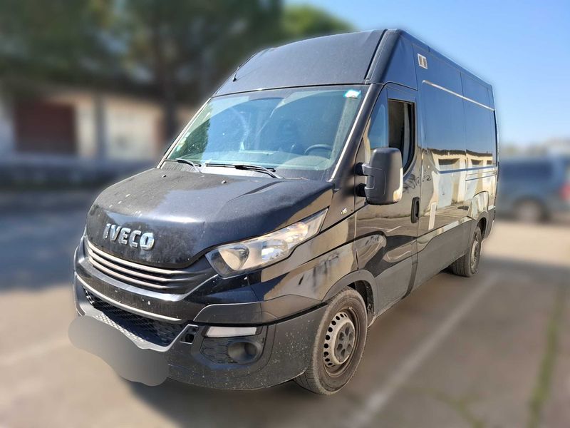 Iveco Daily 2.3 Diesel — 1/8