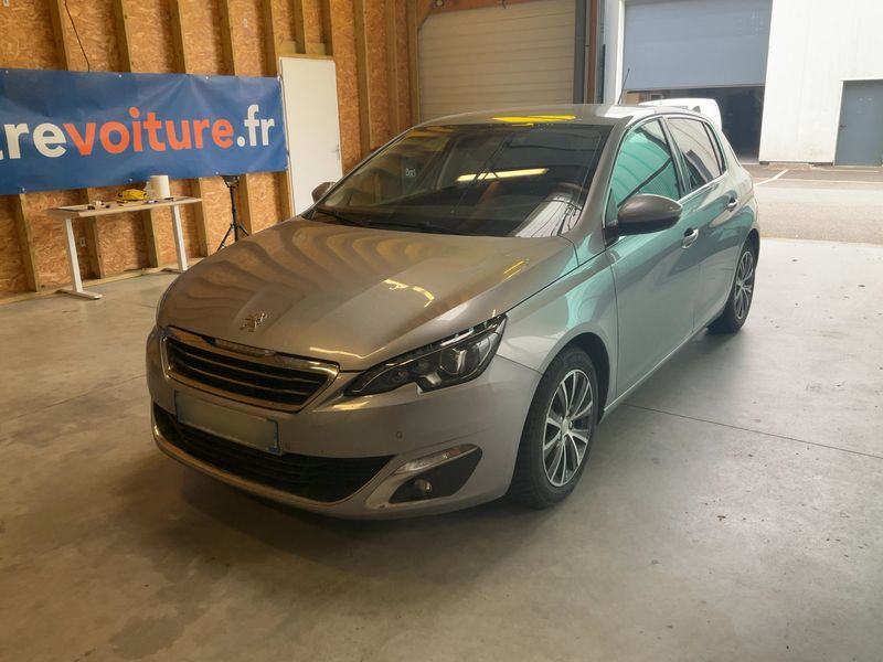 Peugeot 308 1.2 e-THP — 1/8