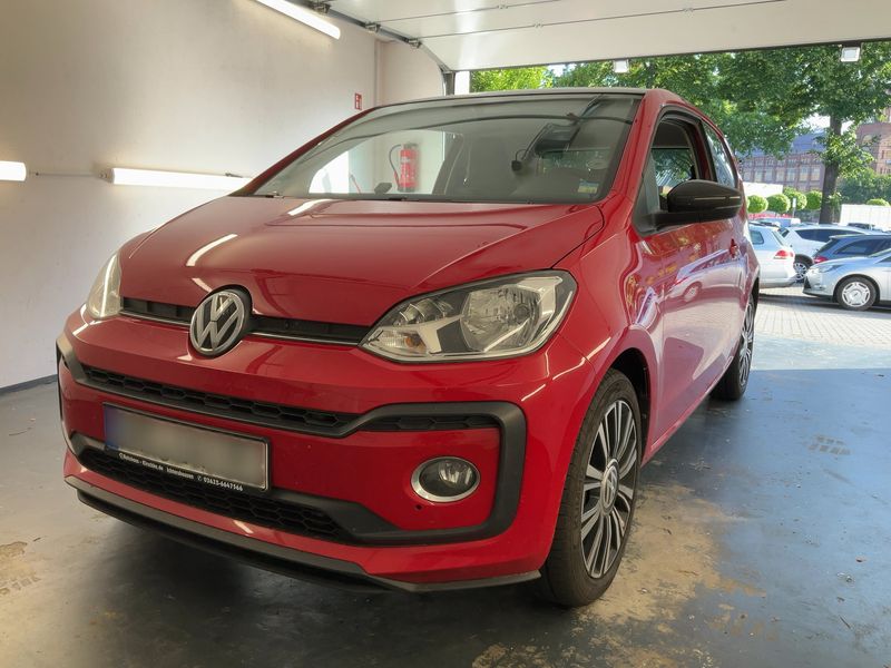 Volkswagen up! 1.0 TSI — фото 1