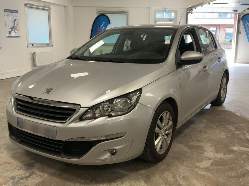 Peugeot 308 1.2 VTi — 1/8