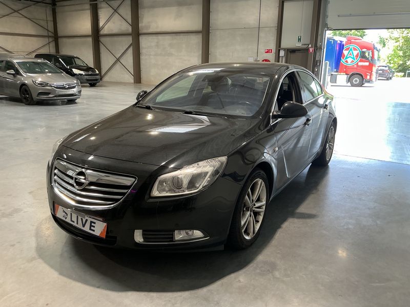 Opel Insignia 2.0 CDTI — 1/8