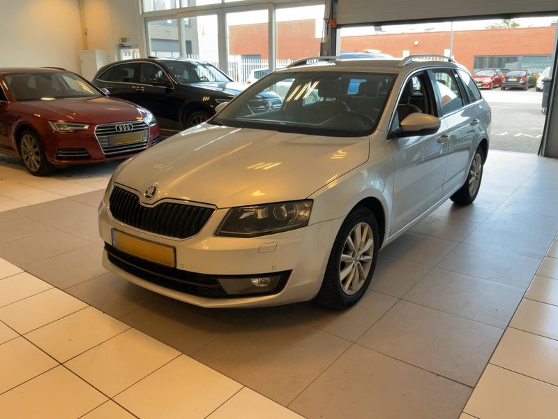 Skoda Octavia 2.0 TDI — 1/8