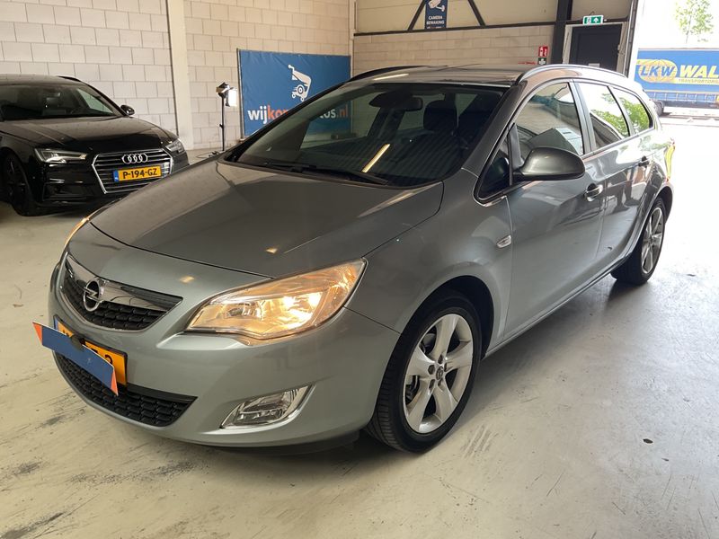 Opel Astra 1.4 Turbo — 1/7
