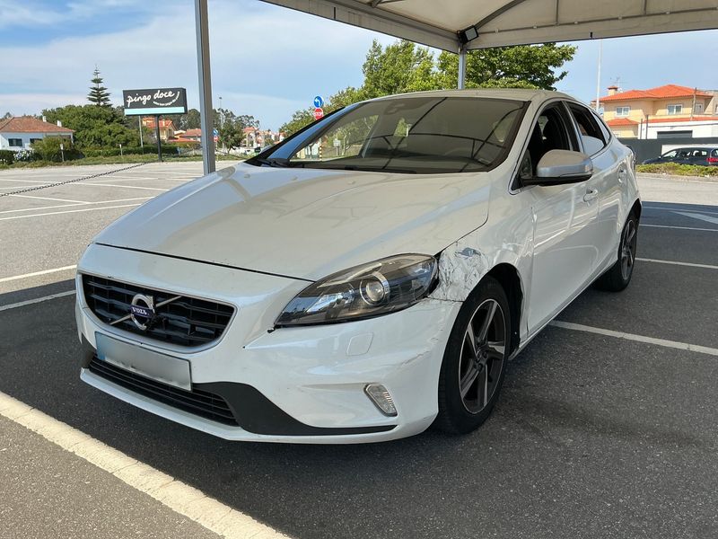 Volvo V40 2.0 D2 — 1/8