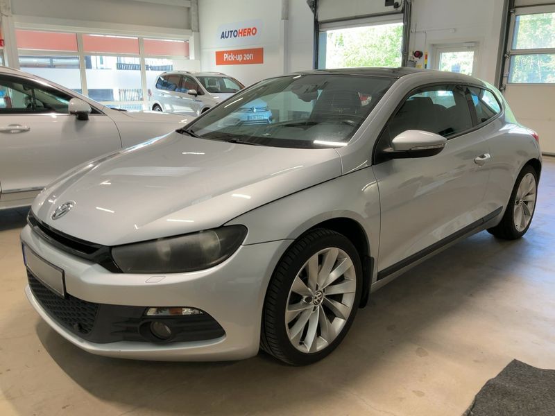 Volkswagen Scirocco 2.0 TSI — 1/8