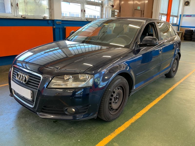 Audi A3 Sportback 1.6 — фото 1