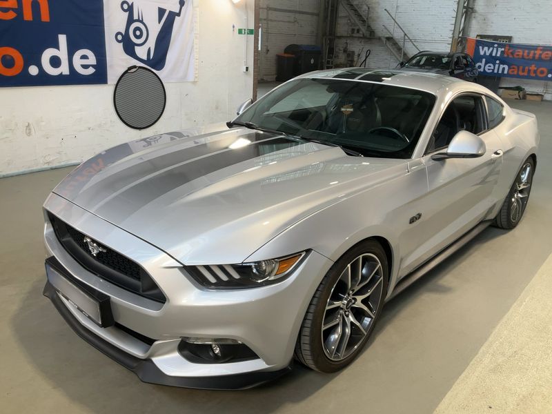 Ford Mustang 5.0 Ti-VCT V8 — 1/8