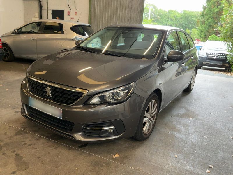 Peugeot 308 1.5 Blue-HDi — фото 1