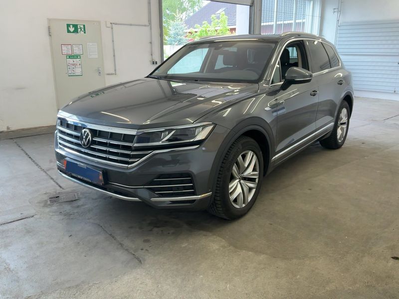 Volkswagen Touareg 3.0 V6 TDI — 1/8