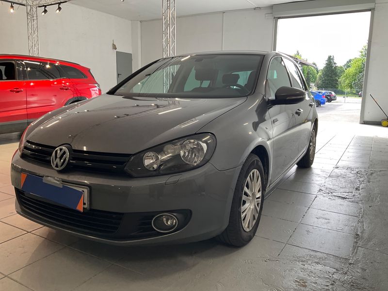 Volkswagen Golf VI 1.6 TDI — фото 1