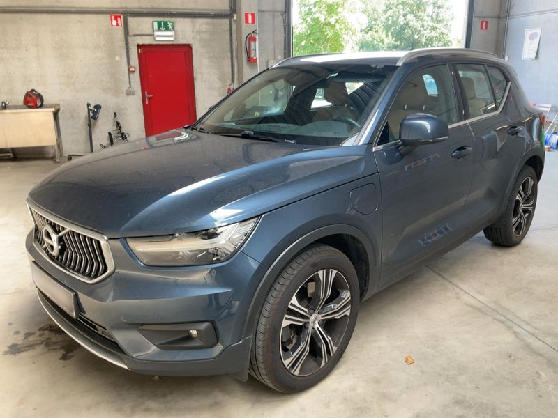 Volvo XC40 1.5 T5 Recharge Plug-in Hybrid — 1/8
