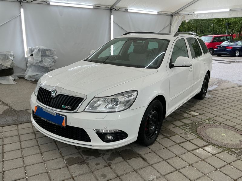 Skoda Octavia 2.0 TDI — 1/8
