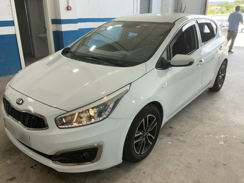 Kia cee'd 1.0 TGDI — 1/8