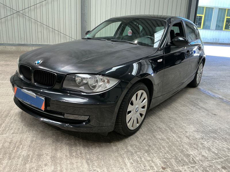 BMW 1er 118i — фото 1