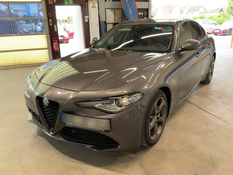 Alfa Romeo Giulia 2.2 JTDM — фото 1