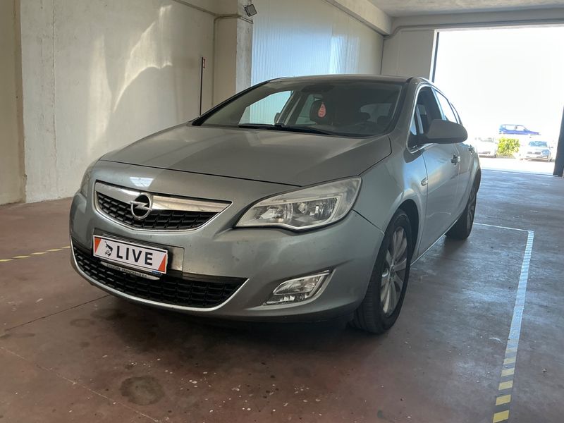 Opel Astra 1.7 CDTI — 1/8