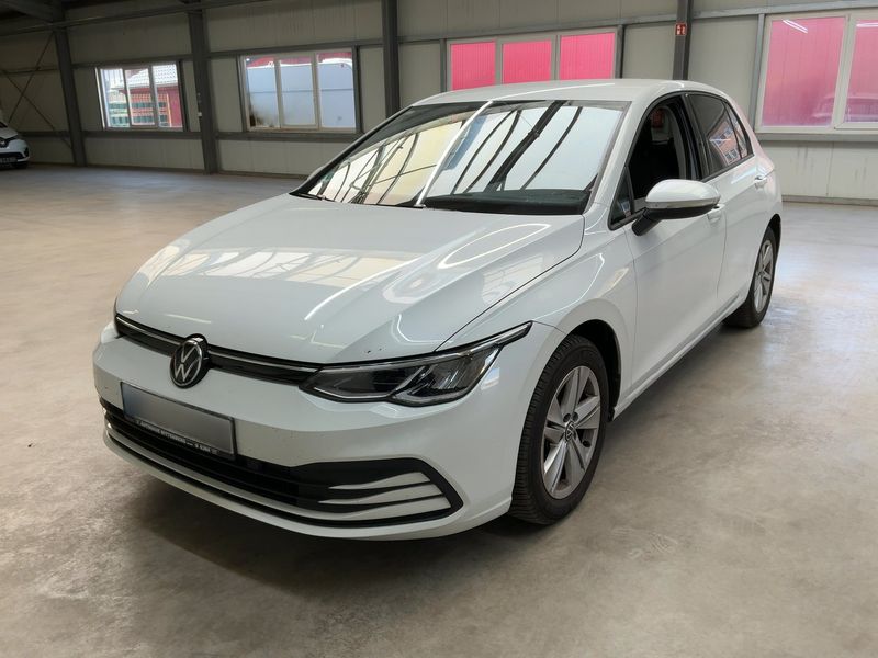 Volkswagen Golf VIII 2.0 TDI — 1/8