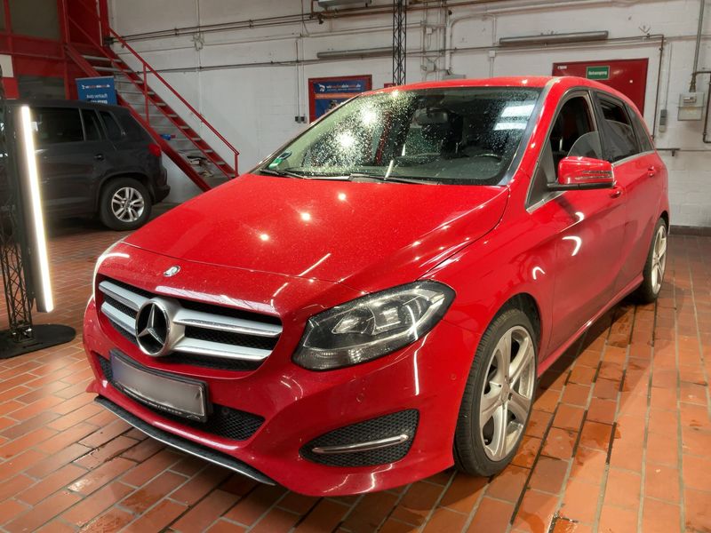 Mercedes-Benz B-Klasse B 200 CDI — 1/8