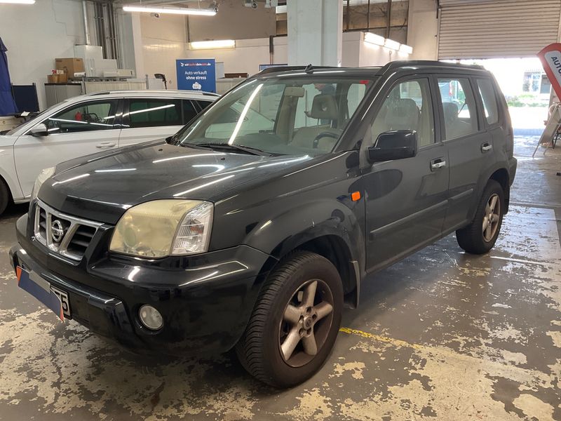 Nissan X-Trail 2.0 — фото 1