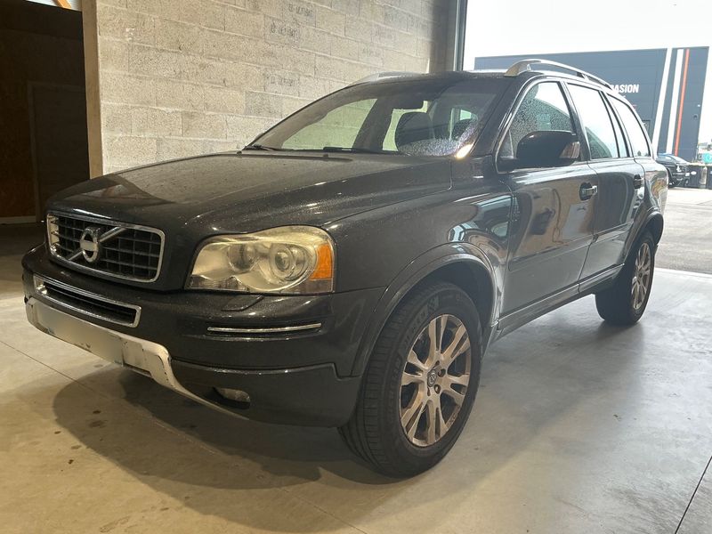 Volvo XC90 2.4 D5 — 1/8