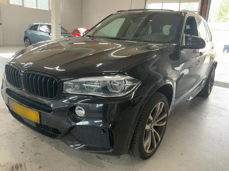 BMW X5 xDrive 40e — фото 1