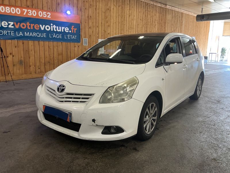 Toyota Verso 2.0 D-4D — фото 1