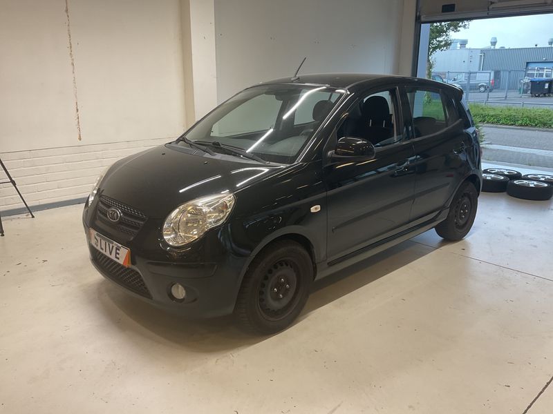 Kia Picanto 1.0 — фото 1