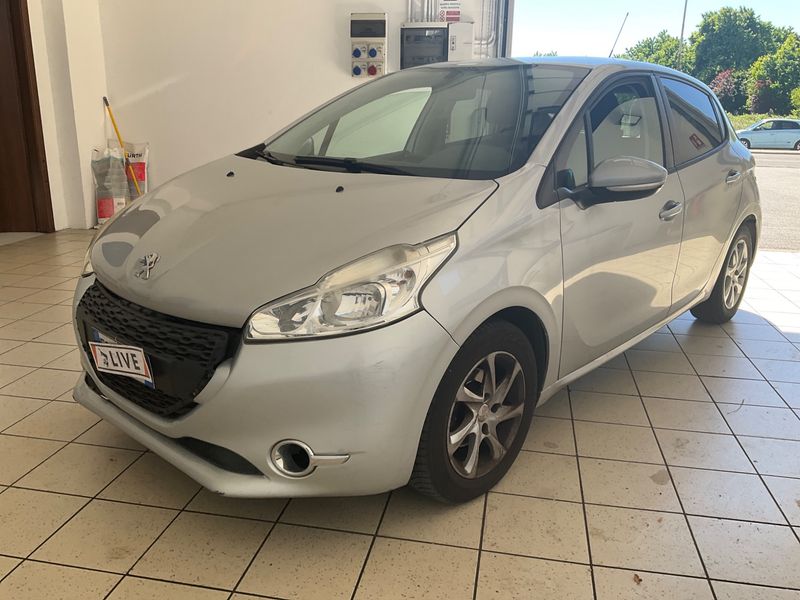 Peugeot 208 1.2 VTi — фото 1