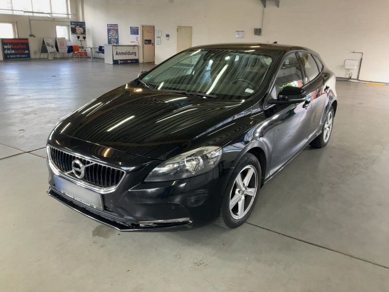 Volvo V40 2.0 D2 — 1/8