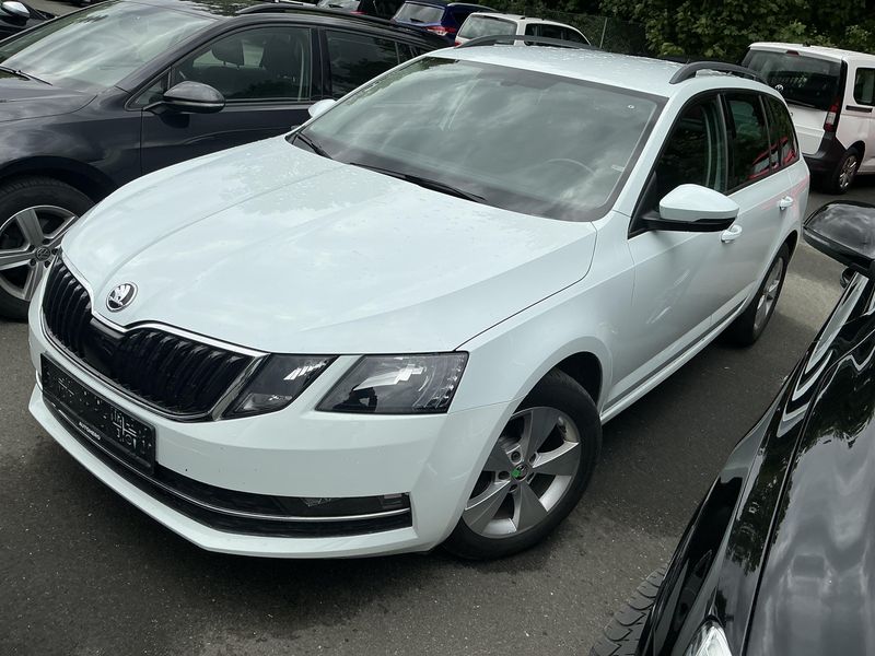 Skoda Octavia 1.6 TDI — 1/8