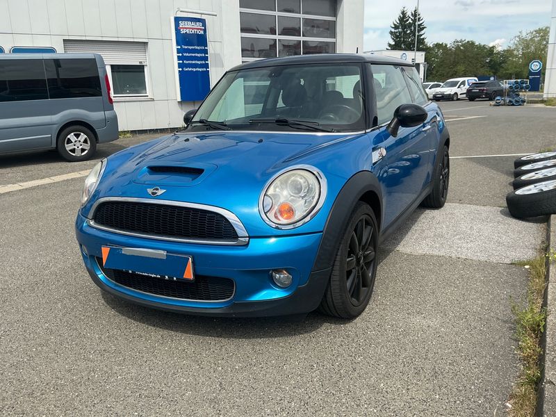MINI MINI Cooper S — 1/8